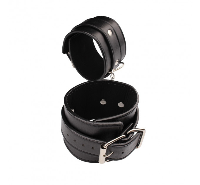Набор для БДСМ маска и наручники Chisa Behave Luxury Fetish черный