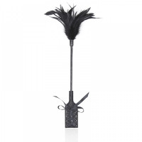 Стек двухсторонний DS Fetish с перьями и паддлом украшенным корсетной шнуровкой