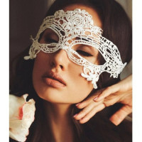 Маска ажурна маскарадна, на атласних стрічках, біла