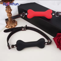 Кляп в виде косточки Roomfun Bone Gag силиконовый, черный