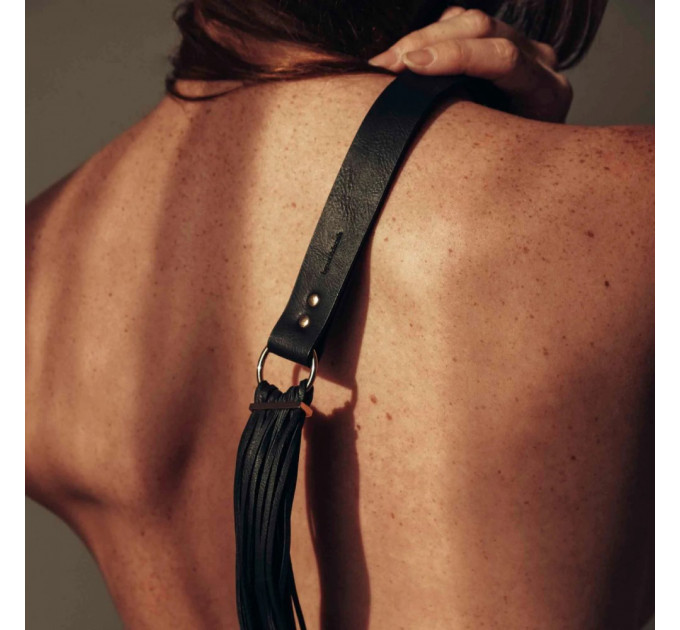 Флоггер Bijoux Indiscrets MAZE - Tassel Flogger Black