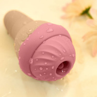 Вибратор и вакуумный стимулятор с язычком Sweet Em 0067F в форме мороженого